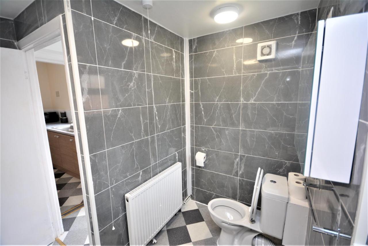 Cheerful 3 Bedroom In Greater Ferienhaus