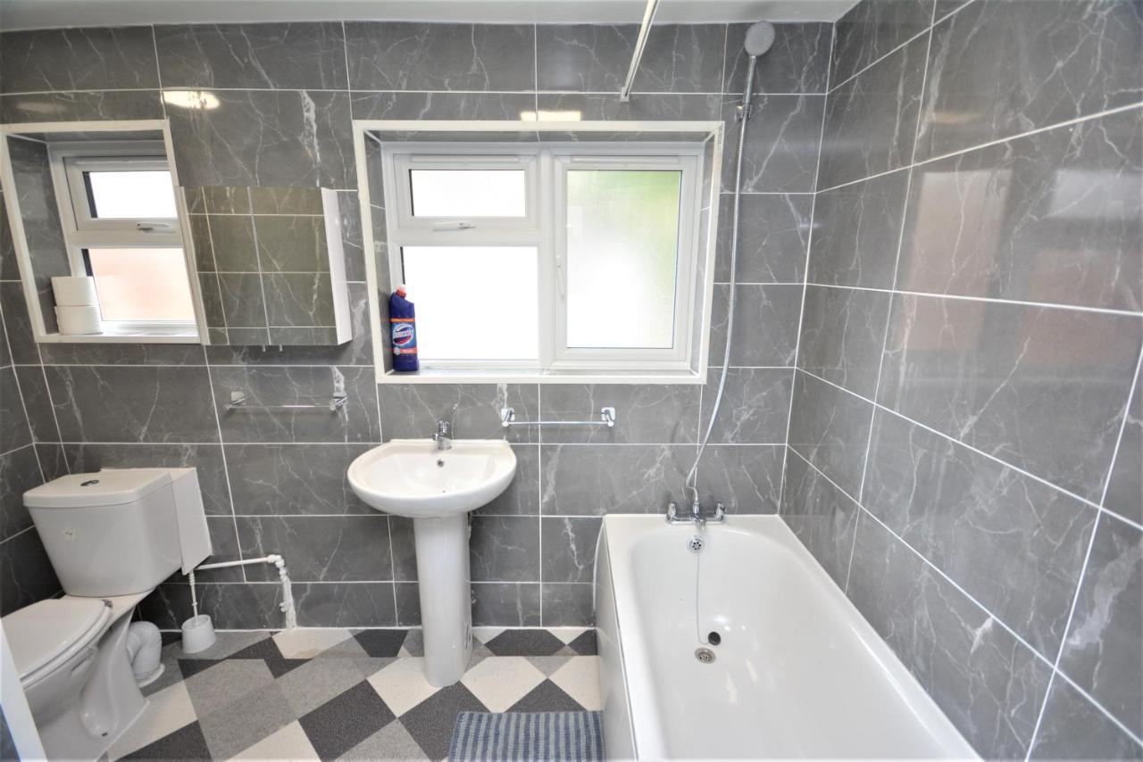 Ferienhaus Cheerful 3 Bedroom In Greater London