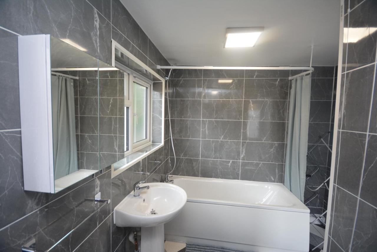 Ferienhaus Cheerful 3 Bedroom In Greater London