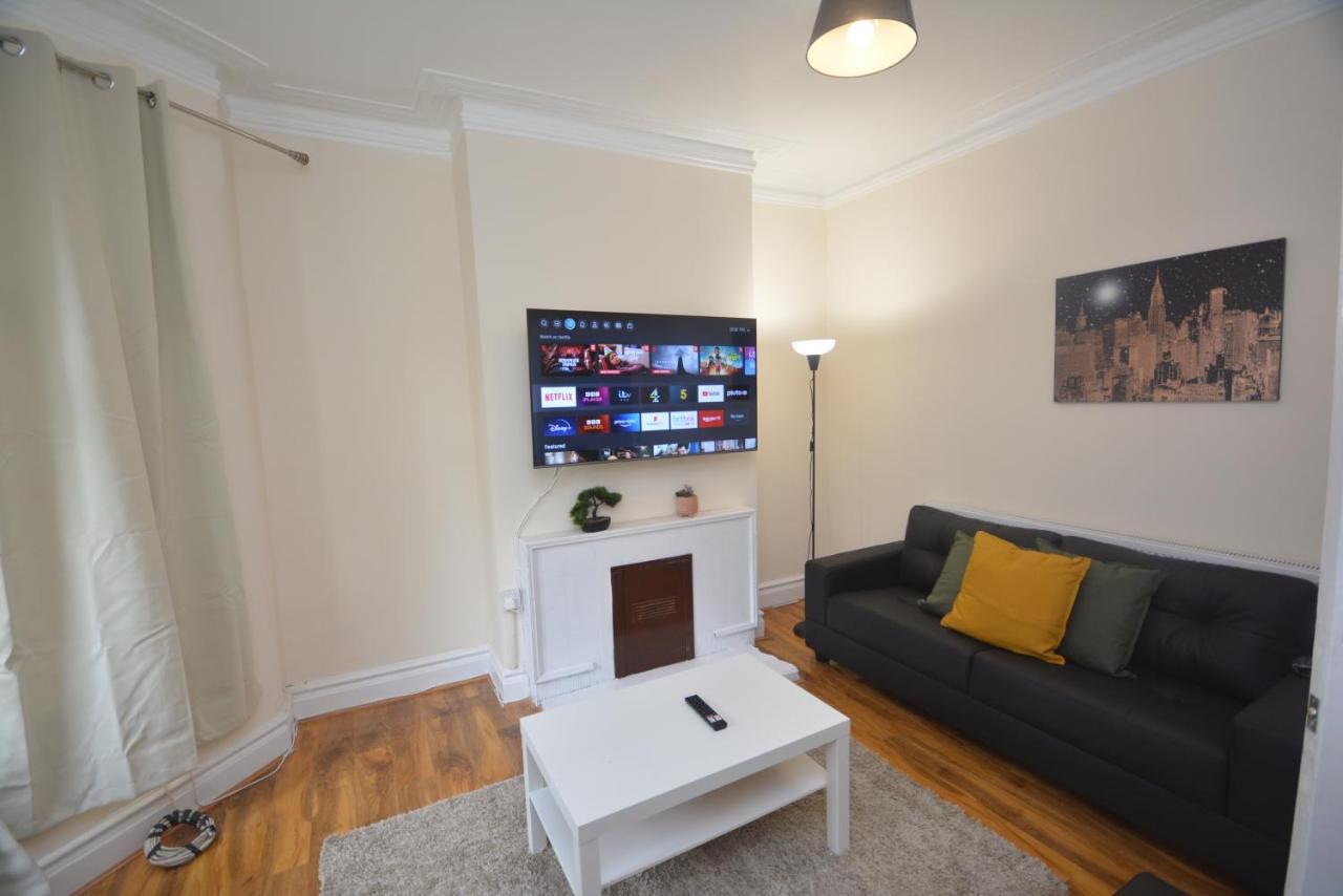 Cheerful 3 Bedroom In Greater Londen