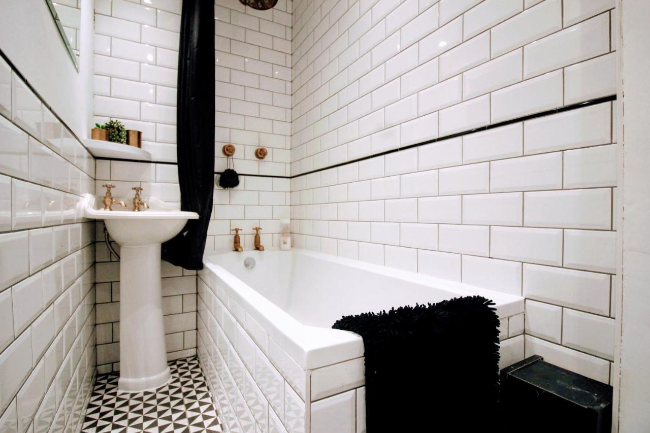 Appartement Traditional Victorian 2 Bed In Cobbled Street + Mod Cons - Full Londen