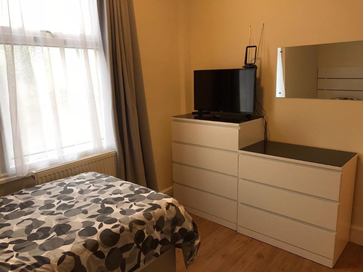 Guest house Willesden London