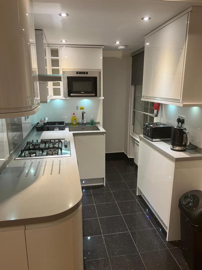Beautiful 1 Bedroom Penthouse Flat Appartement