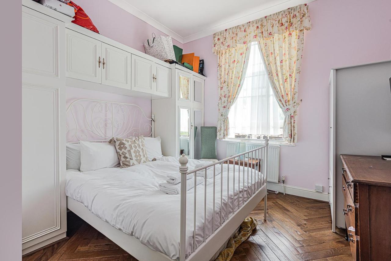 Charming One Bedroom Flat Near Maida Vale By Underthedoormat London