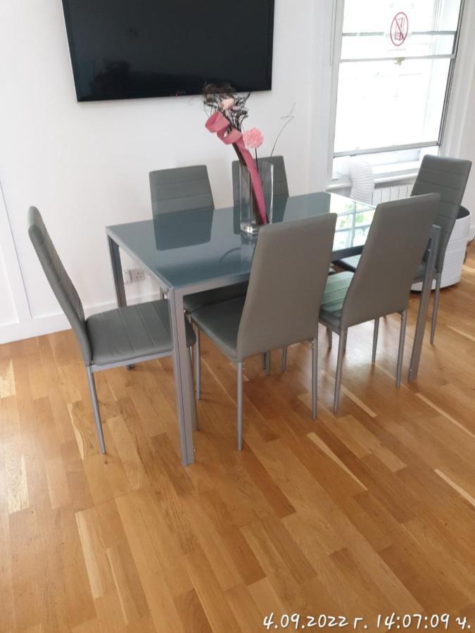 Appartement Beautiful 1 Bedroom Penthouse Flat Londen