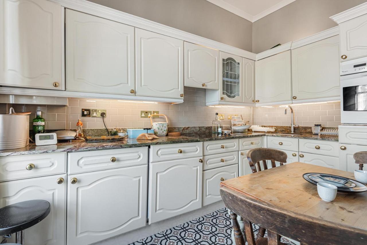 Charming One Bedroom Flat Near Maida Vale By Underthedoormat