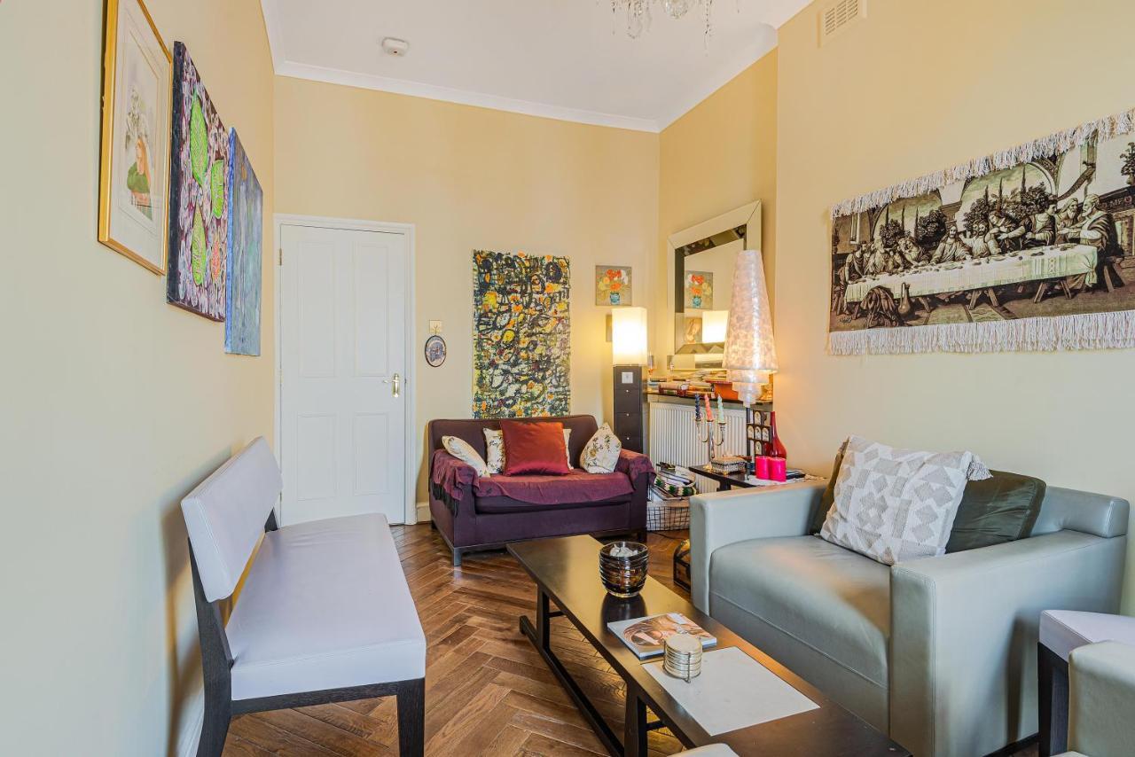 Charming One Bedroom Flat Near Maida Vale By Underthedoormat *