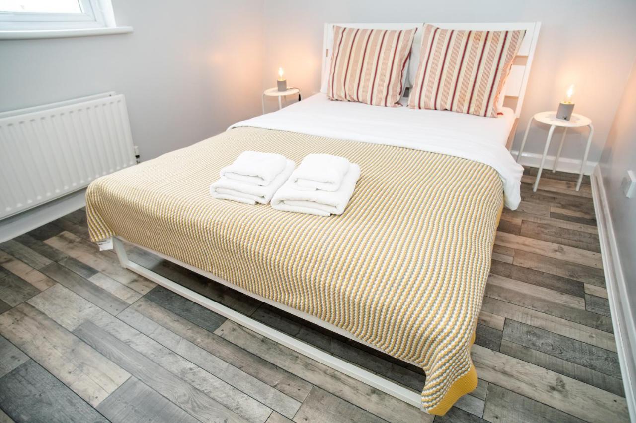 Two Bedroom Duplex In Angel High Street Apartment *
