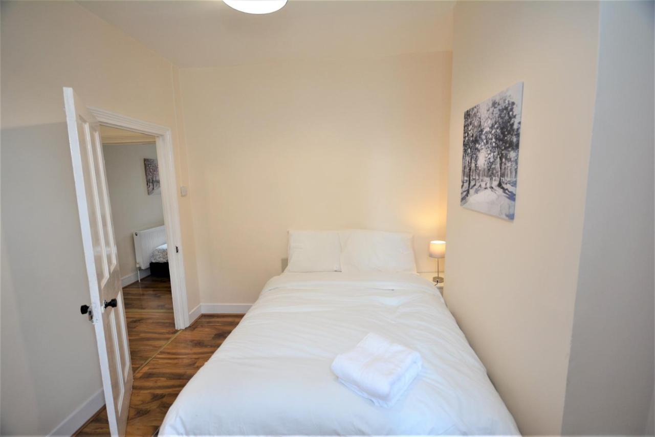 Cheerful 3 Bedroom In Greater Ferienhaus London