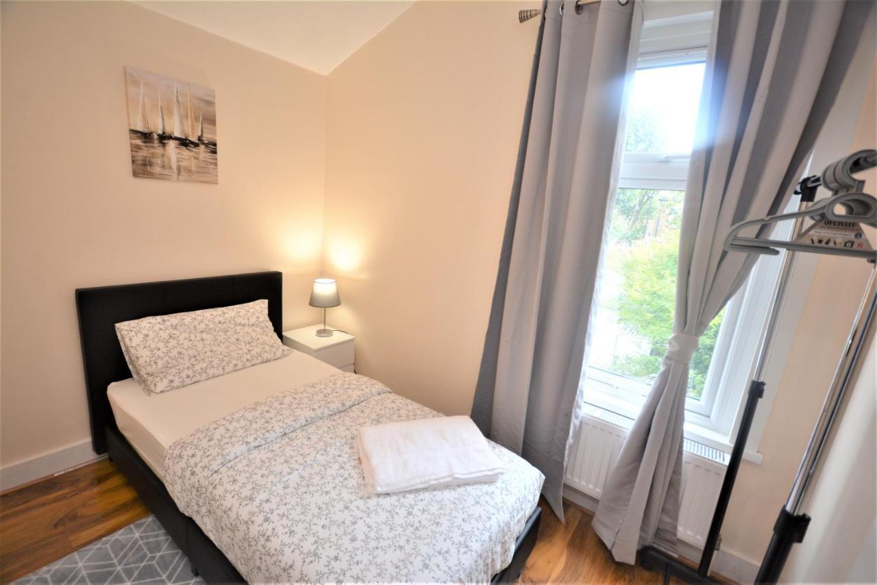 Ferienhaus Cheerful 3 Bedroom In Greater