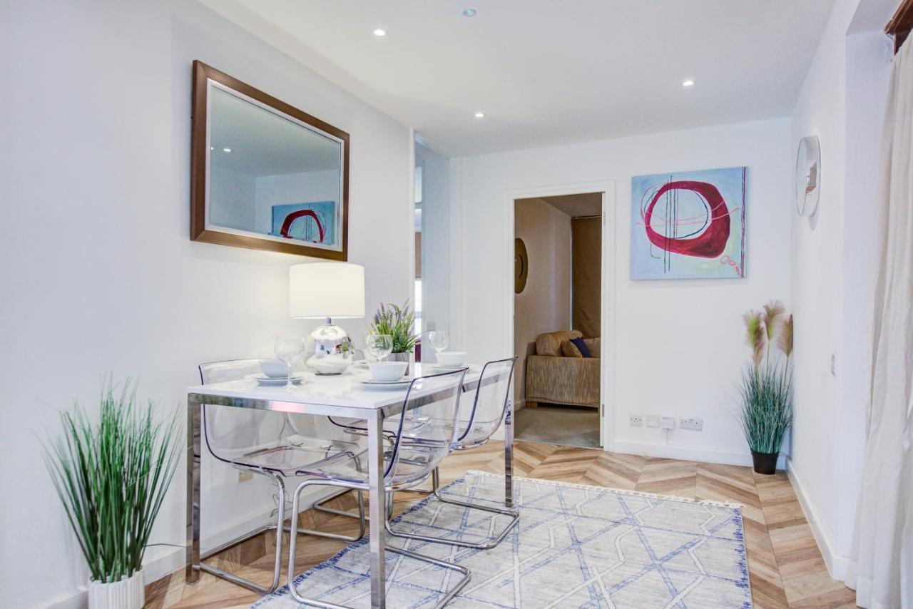 Appartement 3-bedroom, 3-baths In Super Posh Marylebone, Central London, W1 Londen