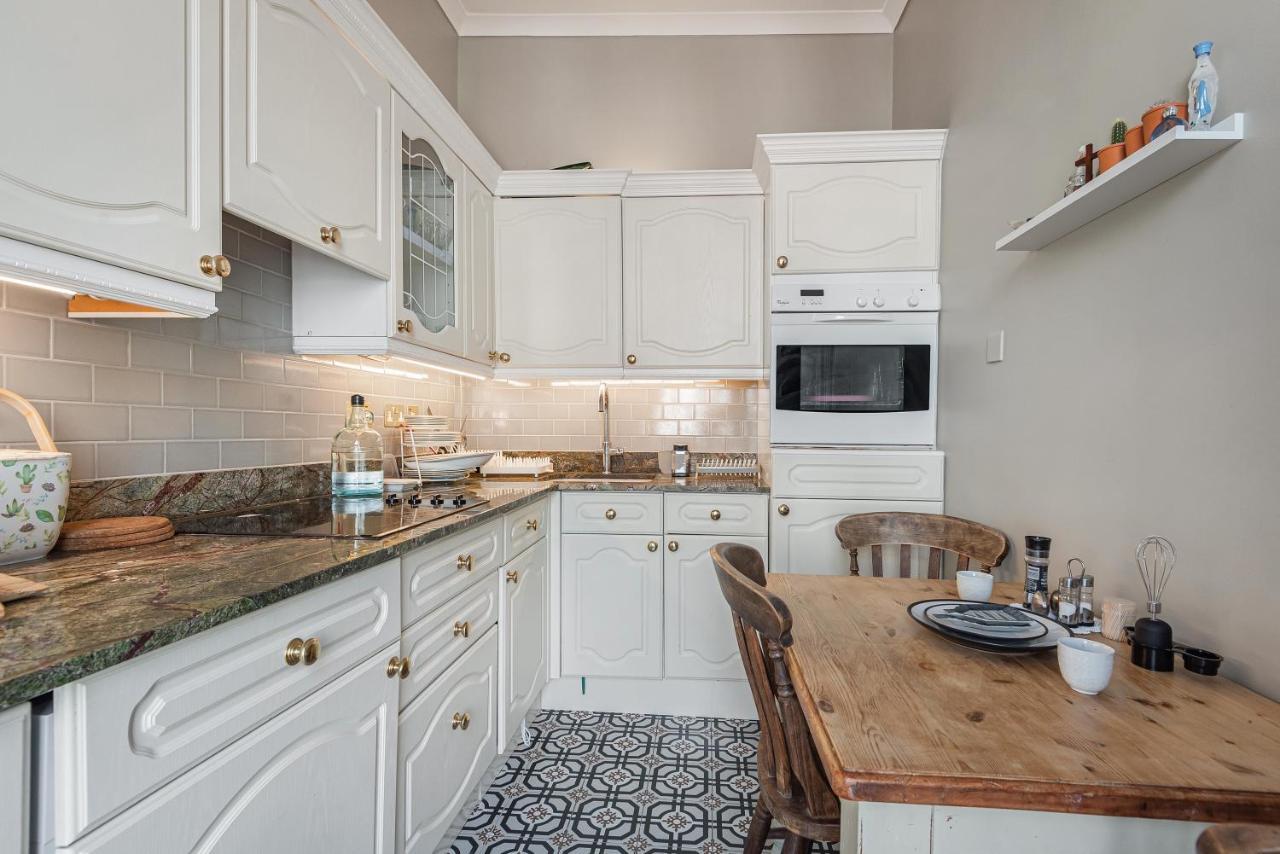 Charming One Bedroom Flat Near Maida Vale By Underthedoormat