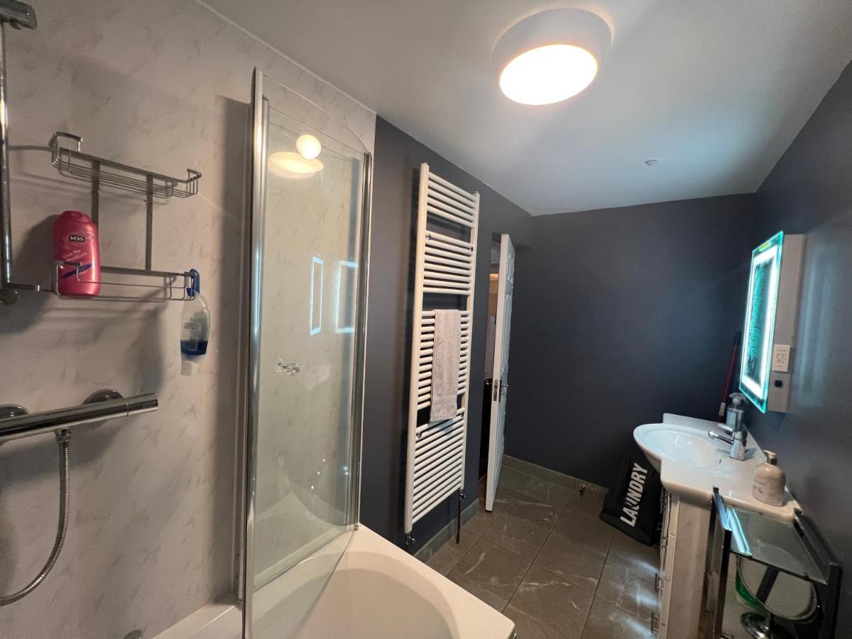 Entire Luxury 4 Bedroom Victorian House With 2 En-suite - Forest Hill, Londen