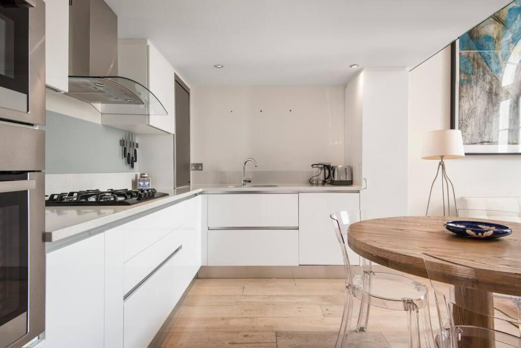 Holiday home The Artists Hideaway-2 Bed Mezzanine In Paddington London