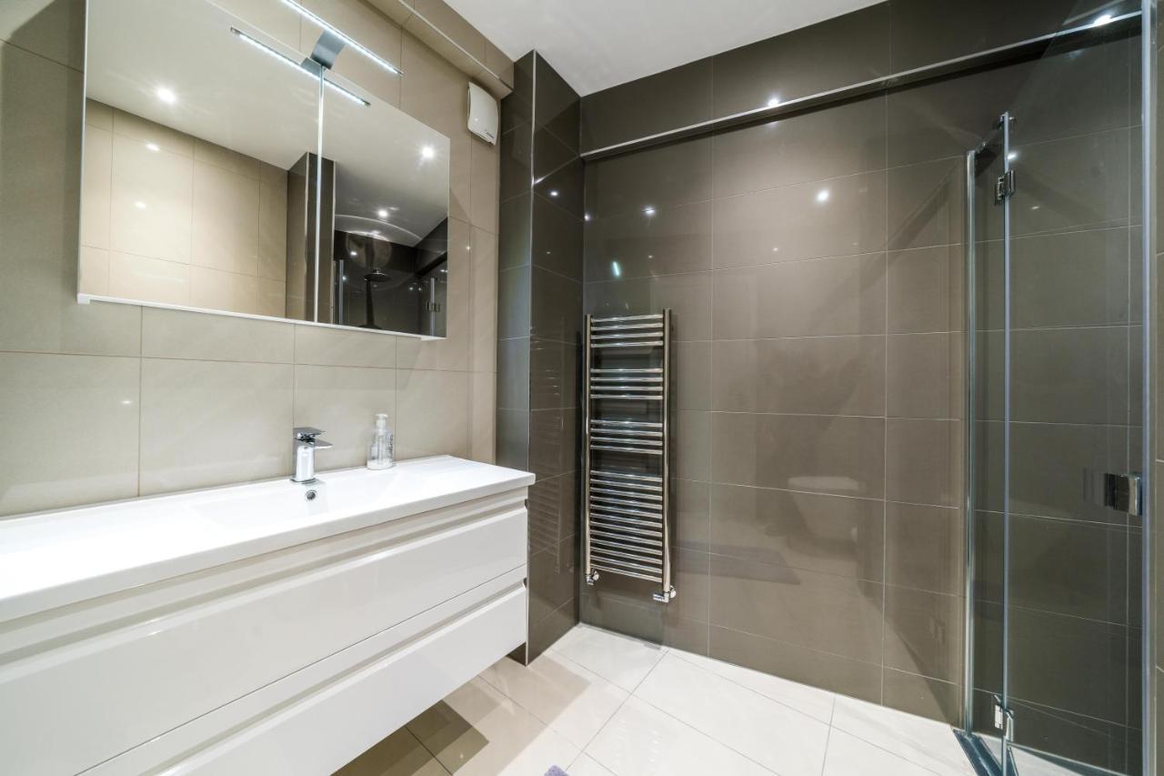 Guest house Equitable London