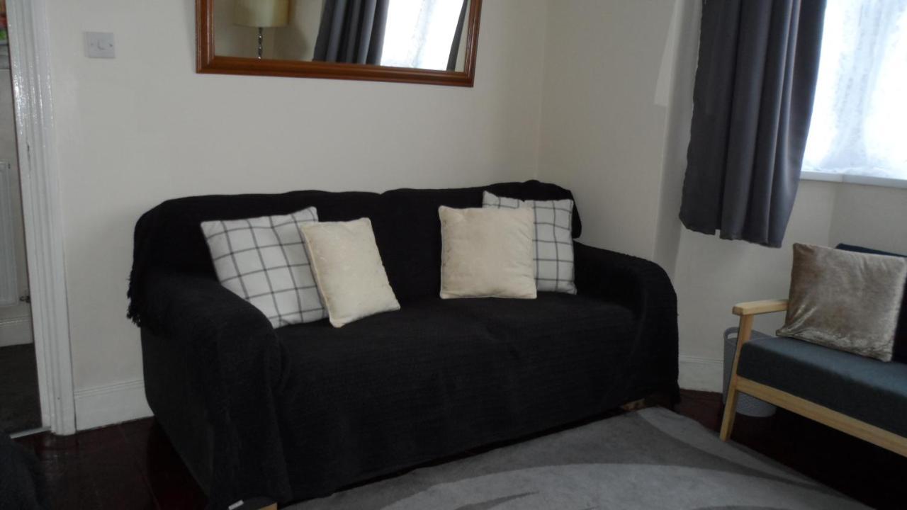 Bubblesbnb 7 Bedroom House, 16 Beds, Sleeps 22 Holiday home