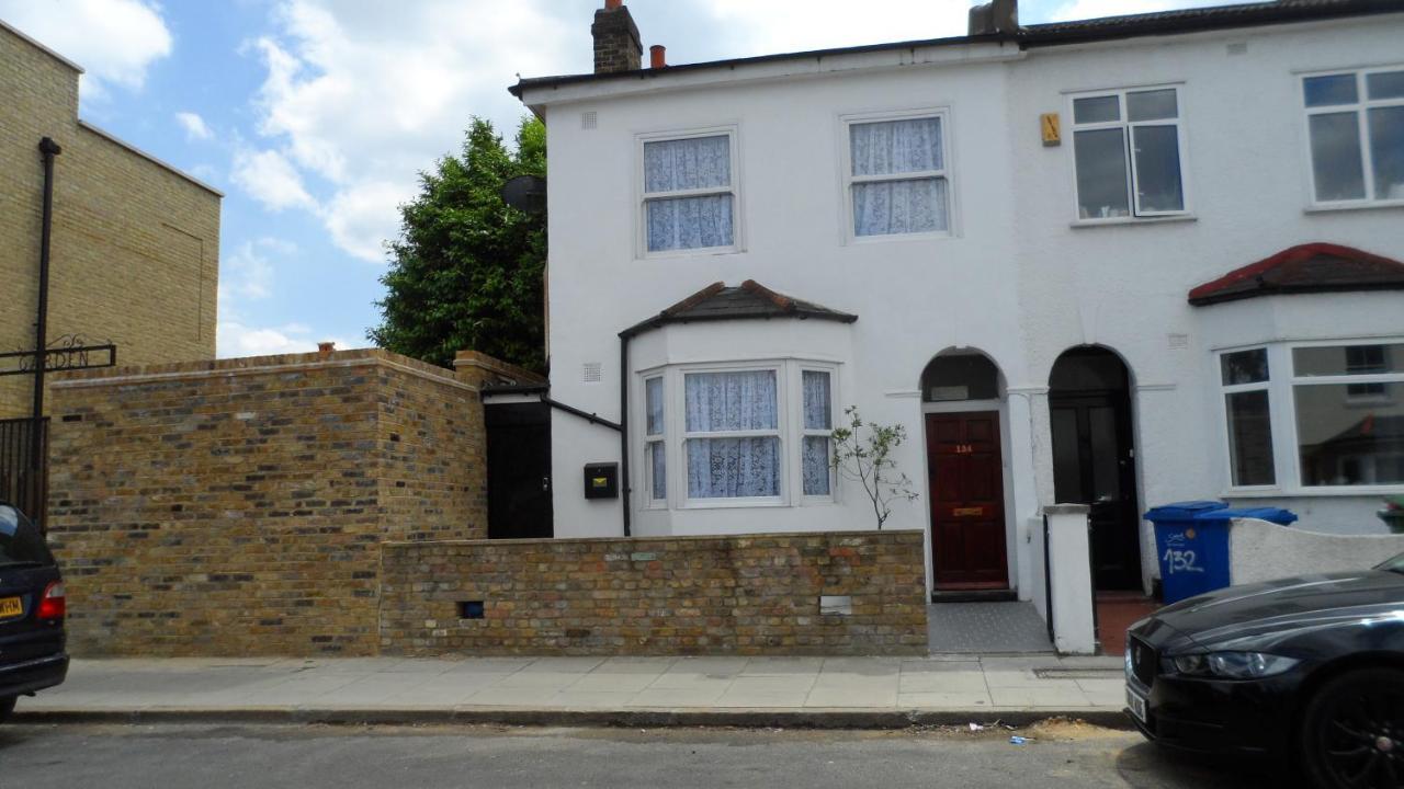 Bubblesbnb 7 Bedroom House, 16 Beds, Sleeps 22 Holiday home *