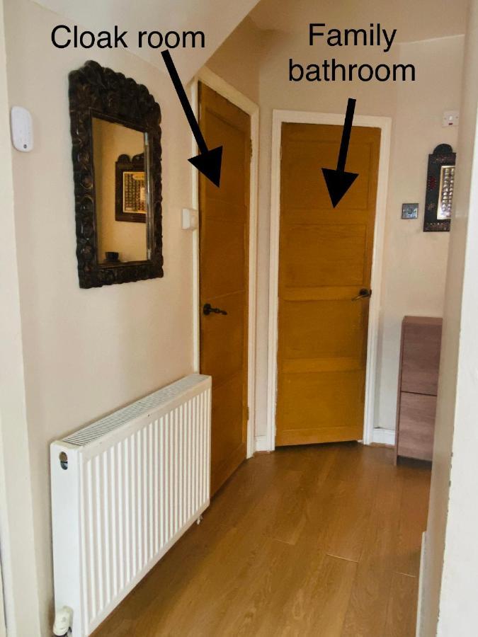 Hameway House- Stunning 4 Bedroom House With A Spacious Kitchen Vakantiehuis