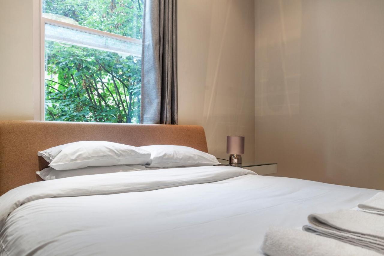 Bright & Spacious 1bdr Apt Near Lakeside Road * London