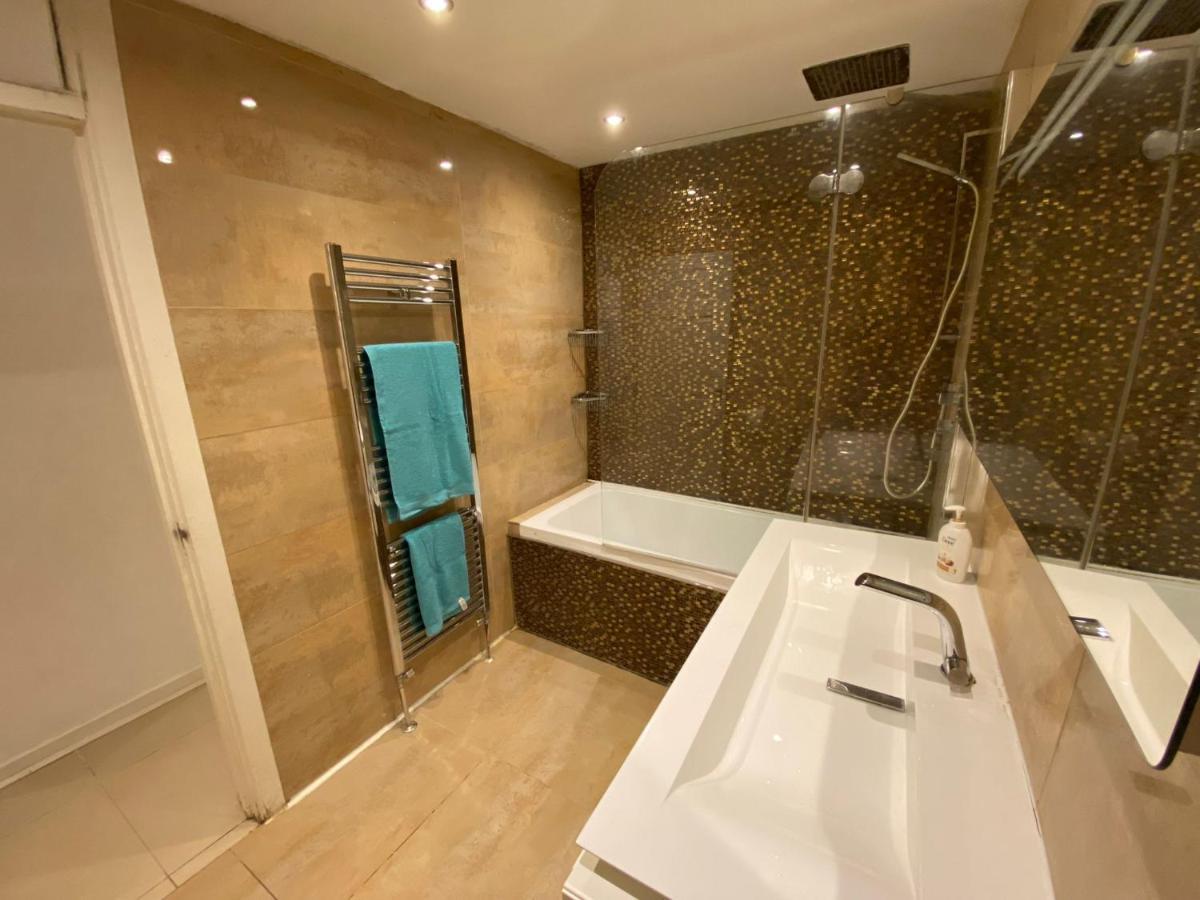 Apartment Lovely 2-bedroom Flat Facing Wimbledon Park London
