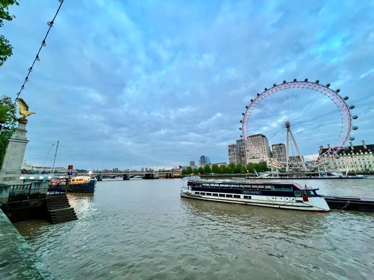 Aparthotel Deluxe Entire Studio Next To Eye & Trafalgar Square Londen