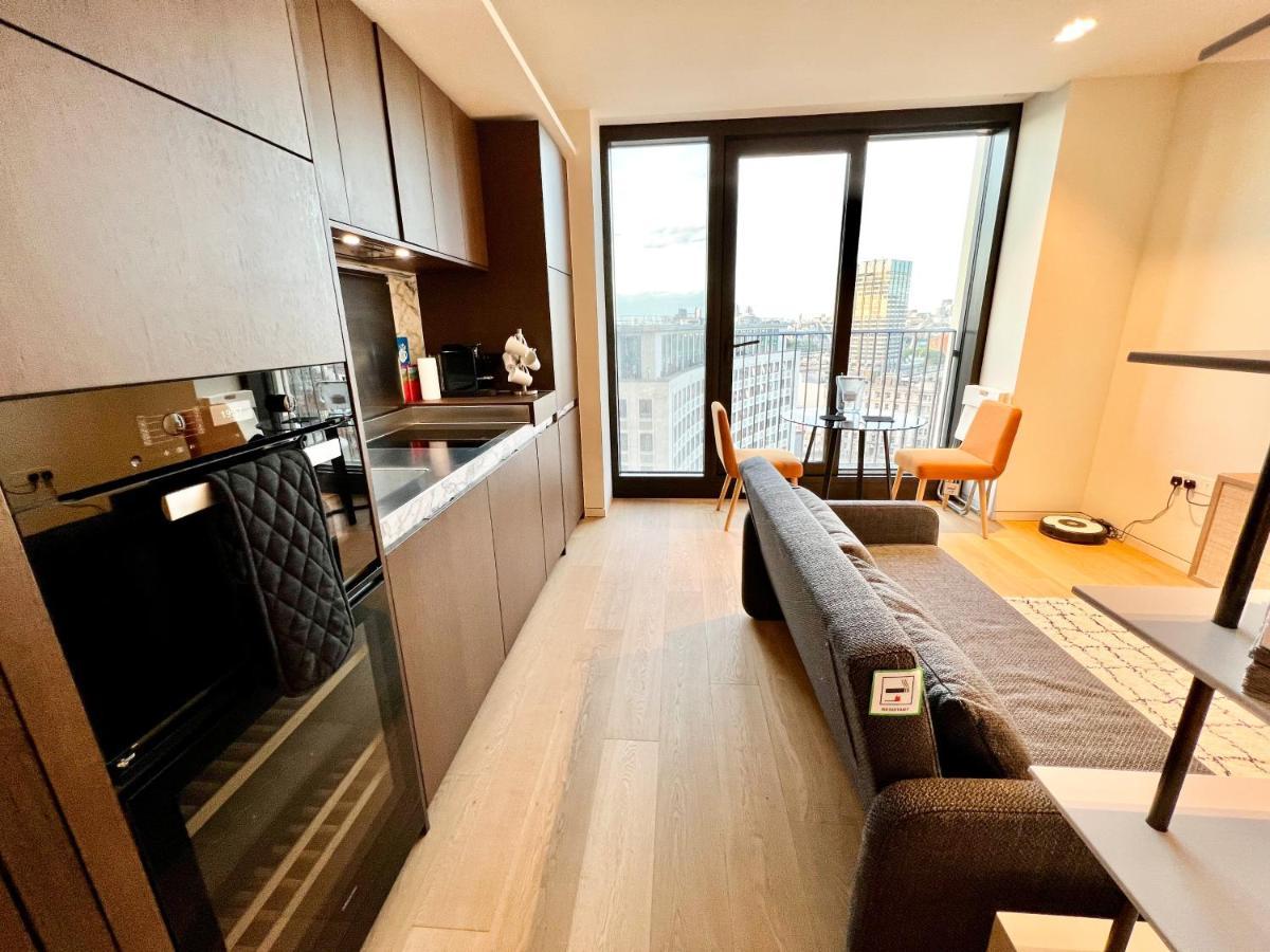 Deluxe Entire Studio Next To Eye & Trafalgar Square Aparthotel Londen