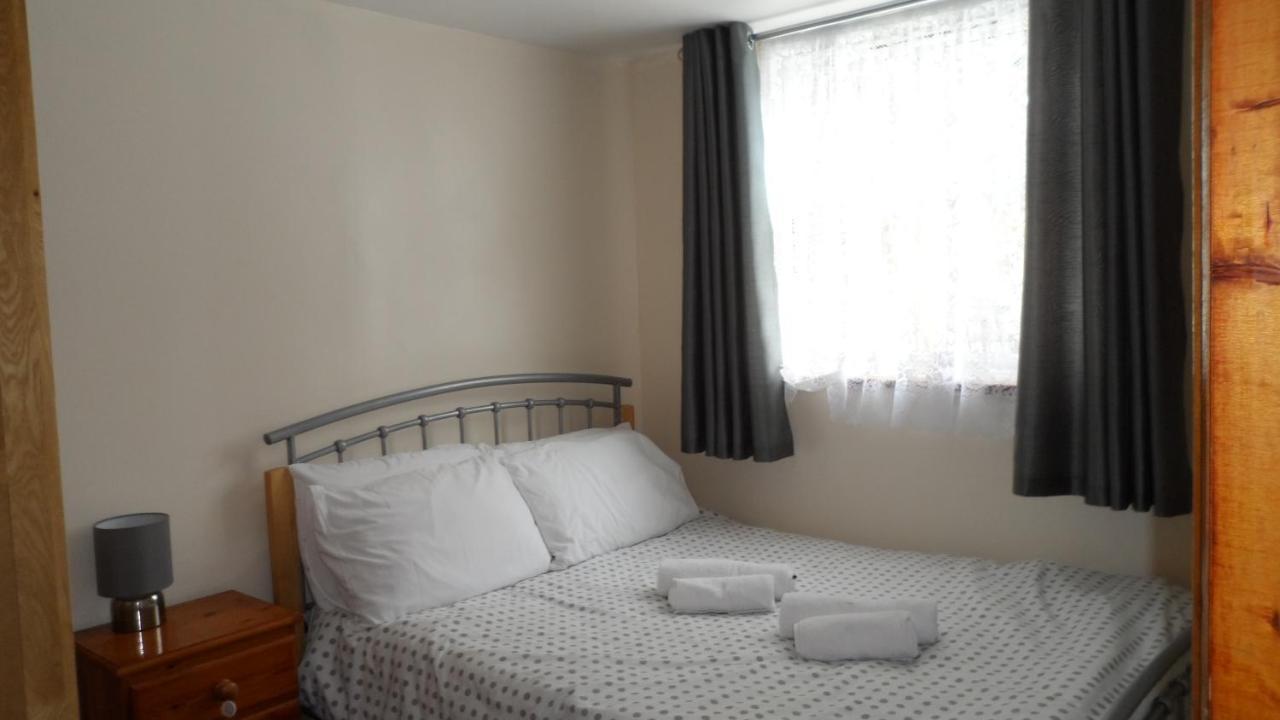 Bubblesbnb 7 Bedroom House, 16 Beds, Sleeps 22