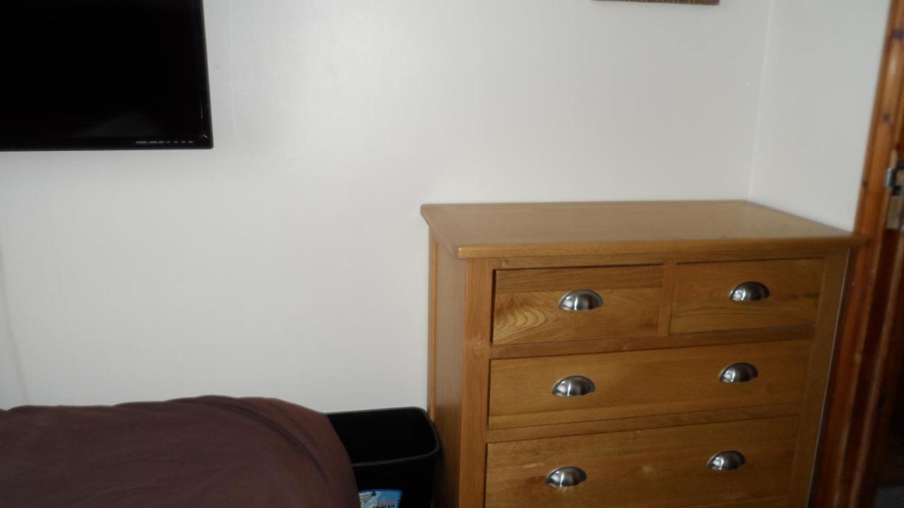 Bubblesbnb 7 Bedroom House, 16 Beds, Sleeps 22 Ferienhaus London