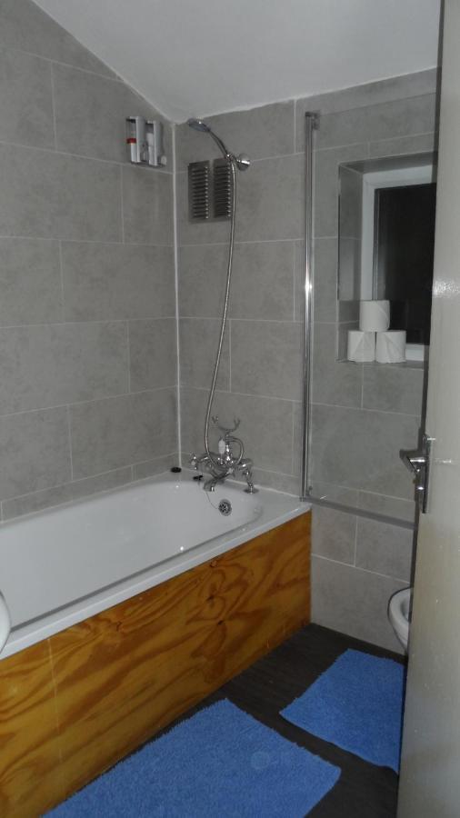 Bubblesbnb 7 Bedroom House, 16 Beds, Sleeps 22 Holiday home