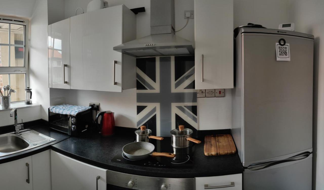 Location Location Location, Whole For You! Londres