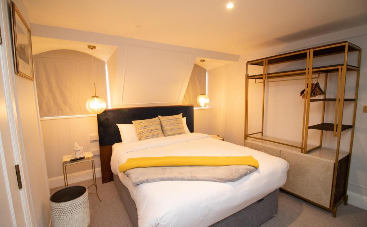 Three Falcons 4* London