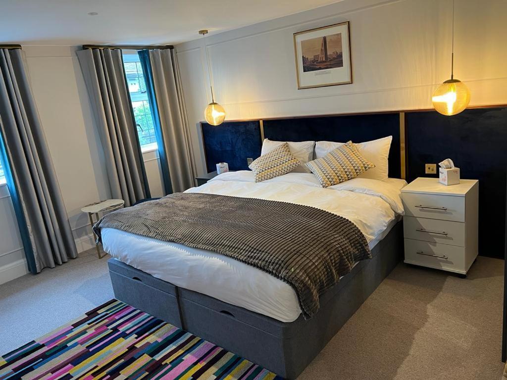 Three Falcons Hotel 4*