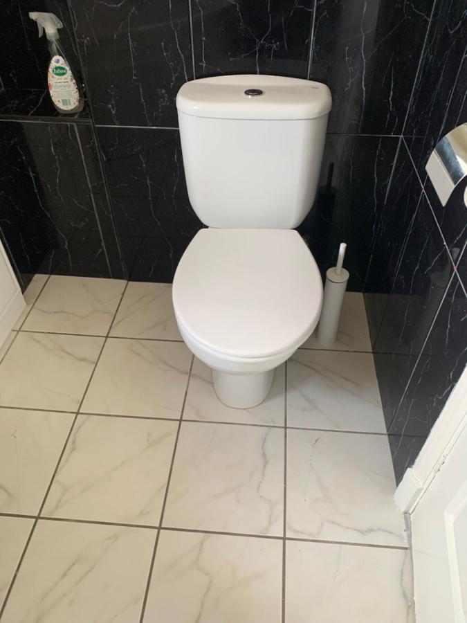Large, Spacious 3 Bedroom Sleeps 6, For Contractors And Holidays In Lewisham, Greater - 1 Free Parking Space & Free Wifi Appartement *