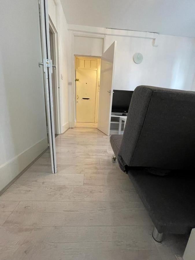 Apartment Miles Building