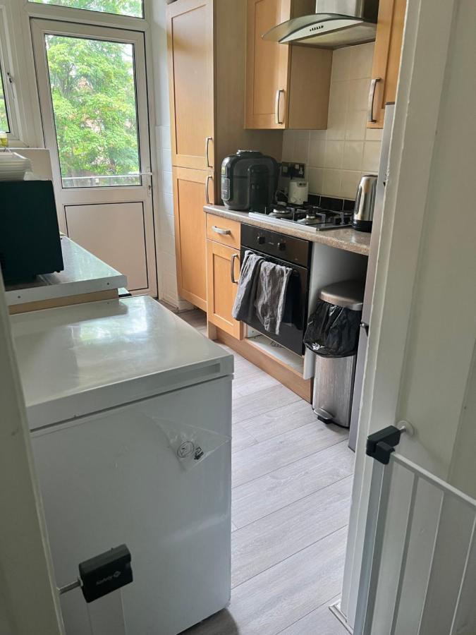 Lovely Forest Hill Flat Londen