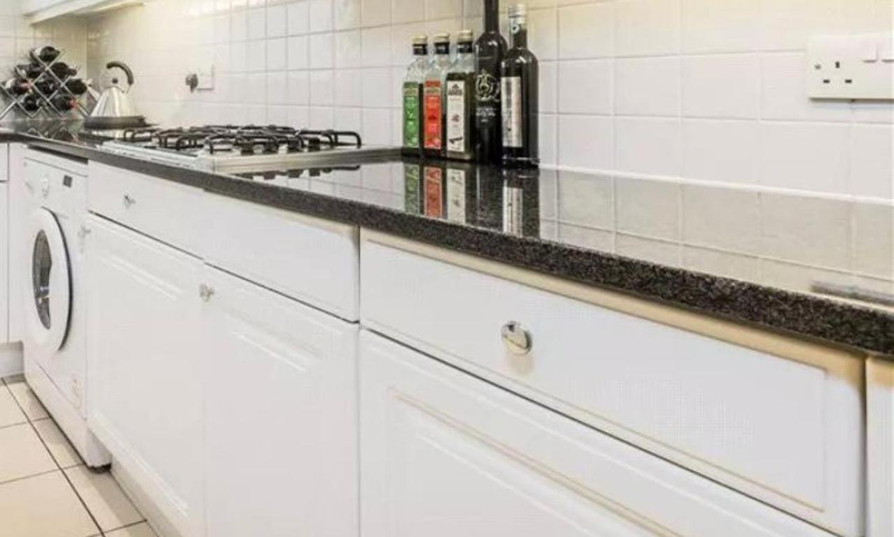 Riverview 1/2 Bedroom London