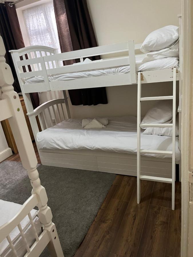 Bubblesbnb- Family 7 Bedroom House Holiday home