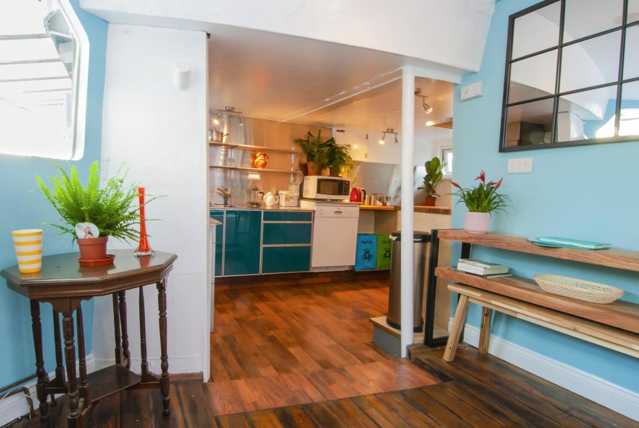 One Of A Kind - Converted Ship In The Heart Of Botel Londen