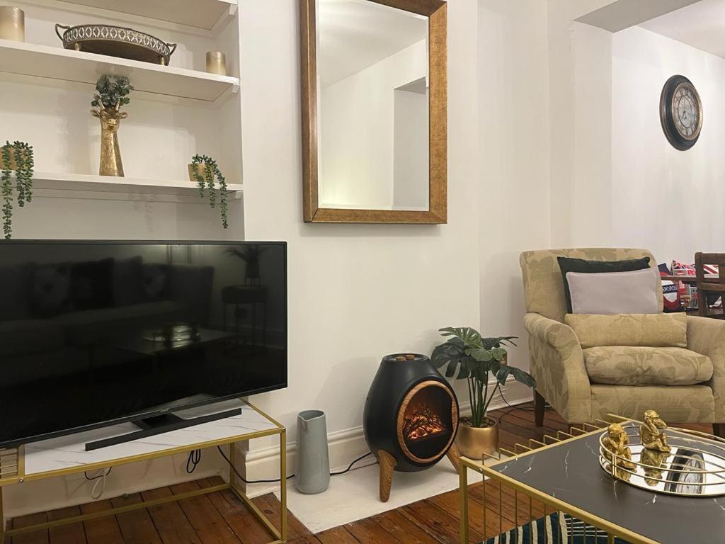 Jb Stays, Tower Bridge, Perfect For Apartment *