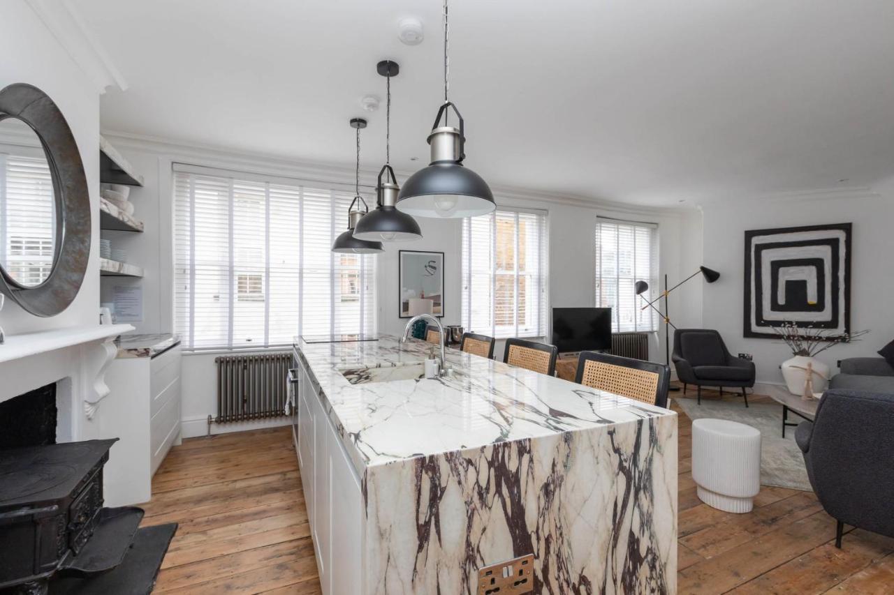 Stylish 2 Bedroom Near Oxford Street Apartment London