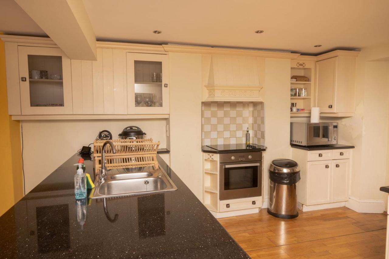 Apartment The Angel Place Hideaway - Fair 4bdr House With Terrace *