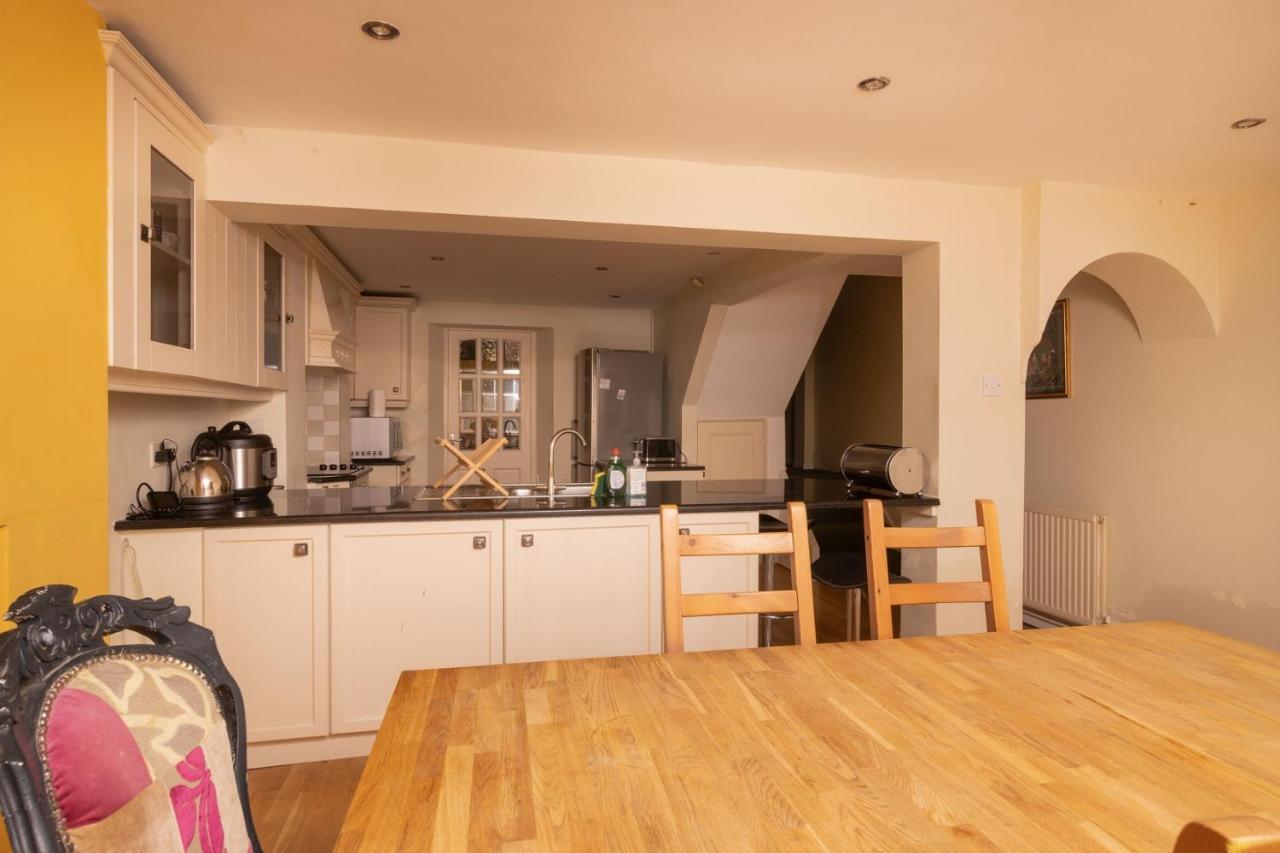 Apartment The Angel Place Hideaway - Fair 4bdr House With Terrace