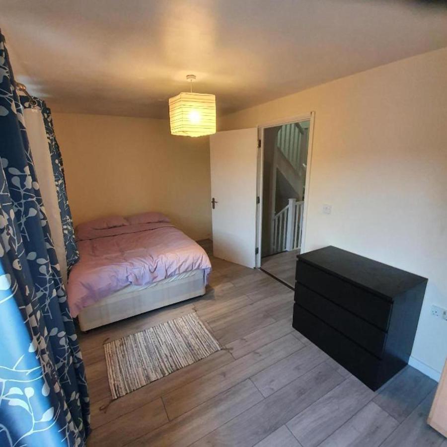 Lovely Cosy House Easy Reach To Holiday home London