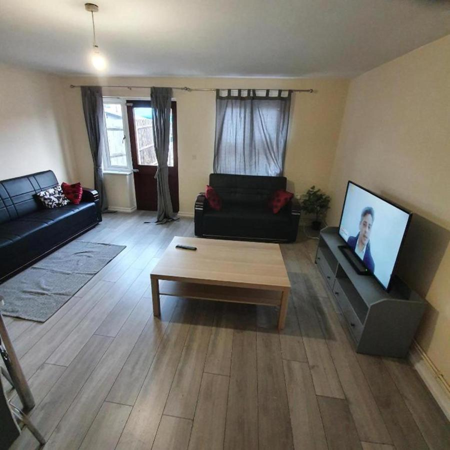 Lovely Cosy House Easy Reach To Holiday home