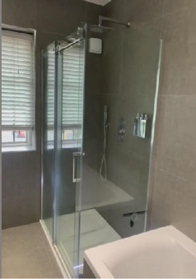 Wandsworth, South Deluxe King 5 Privatunterkunft