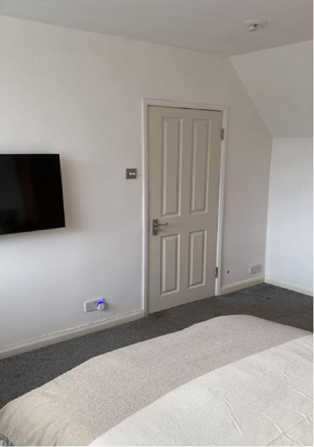 Wandsworth, South Deluxe King 4