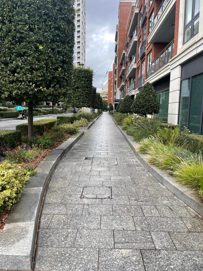 Chelsea Riverside Morden, Chic One Bed Apartment London