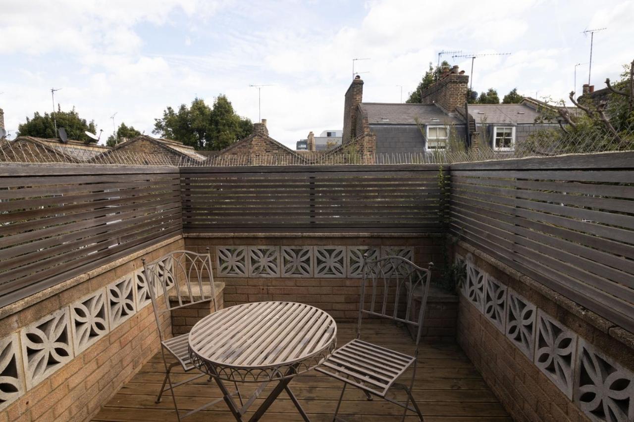 The Angel Place Hideaway - Fair 4bdr House With Terrace Apartment London
