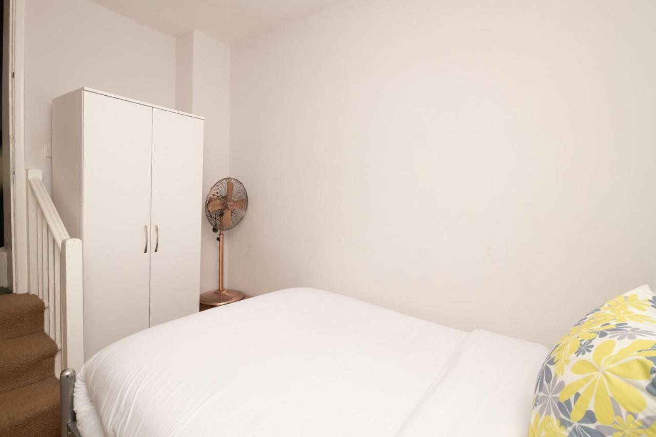 Apartment The Angel Place Hideaway - Fair 4bdr House With Terrace *