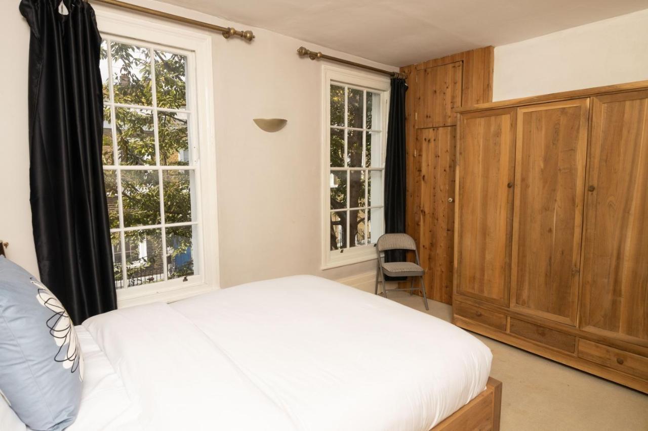 The Angel Place Hideaway - Fair 4bdr House With Terrace Apartment